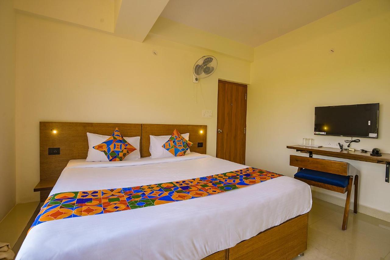 Fabhotel Gr Lake View - Btm Layout Бангалор Экстерьер фото