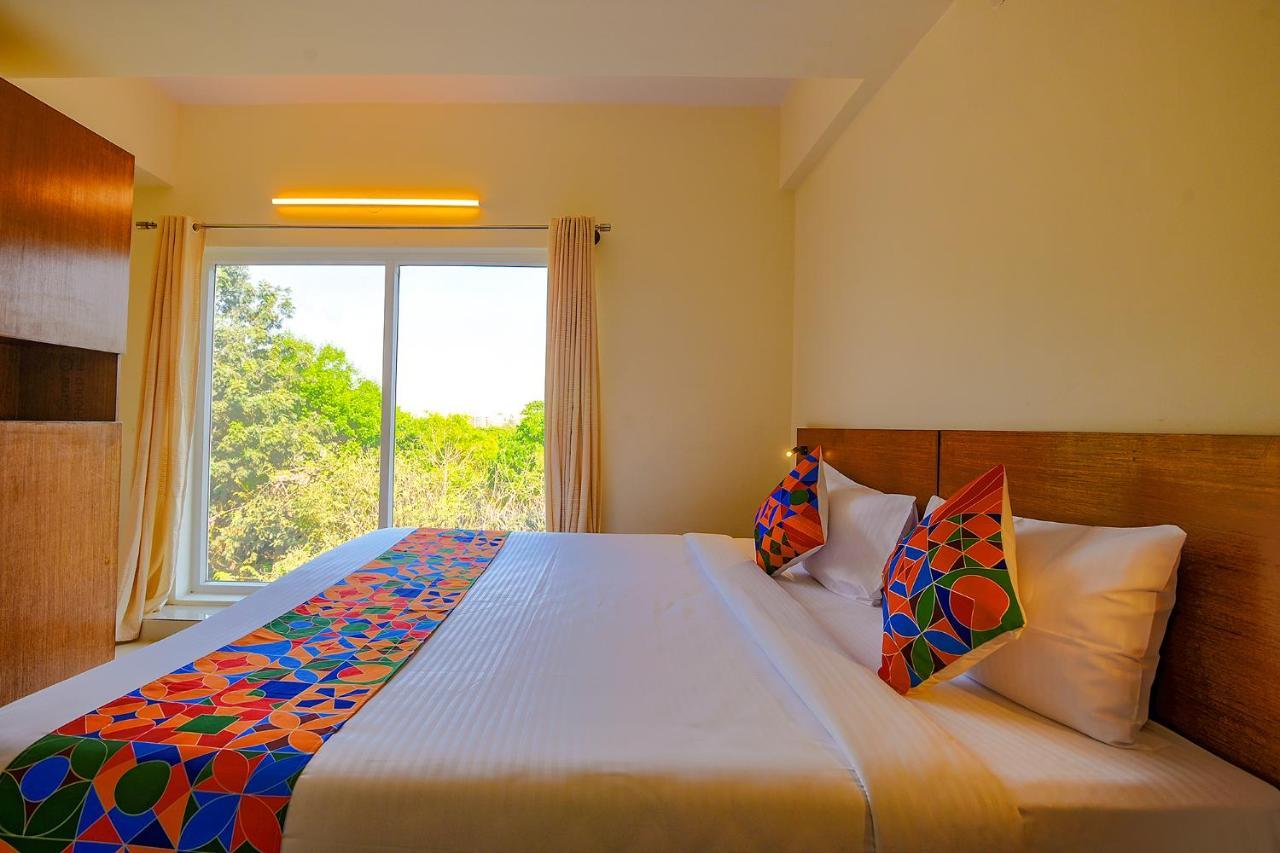 Fabhotel Gr Lake View - Btm Layout Бангалор Экстерьер фото