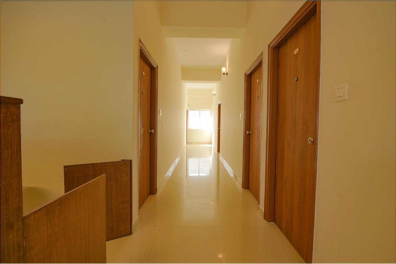Fabhotel Gr Lake View - Btm Layout Бангалор Экстерьер фото