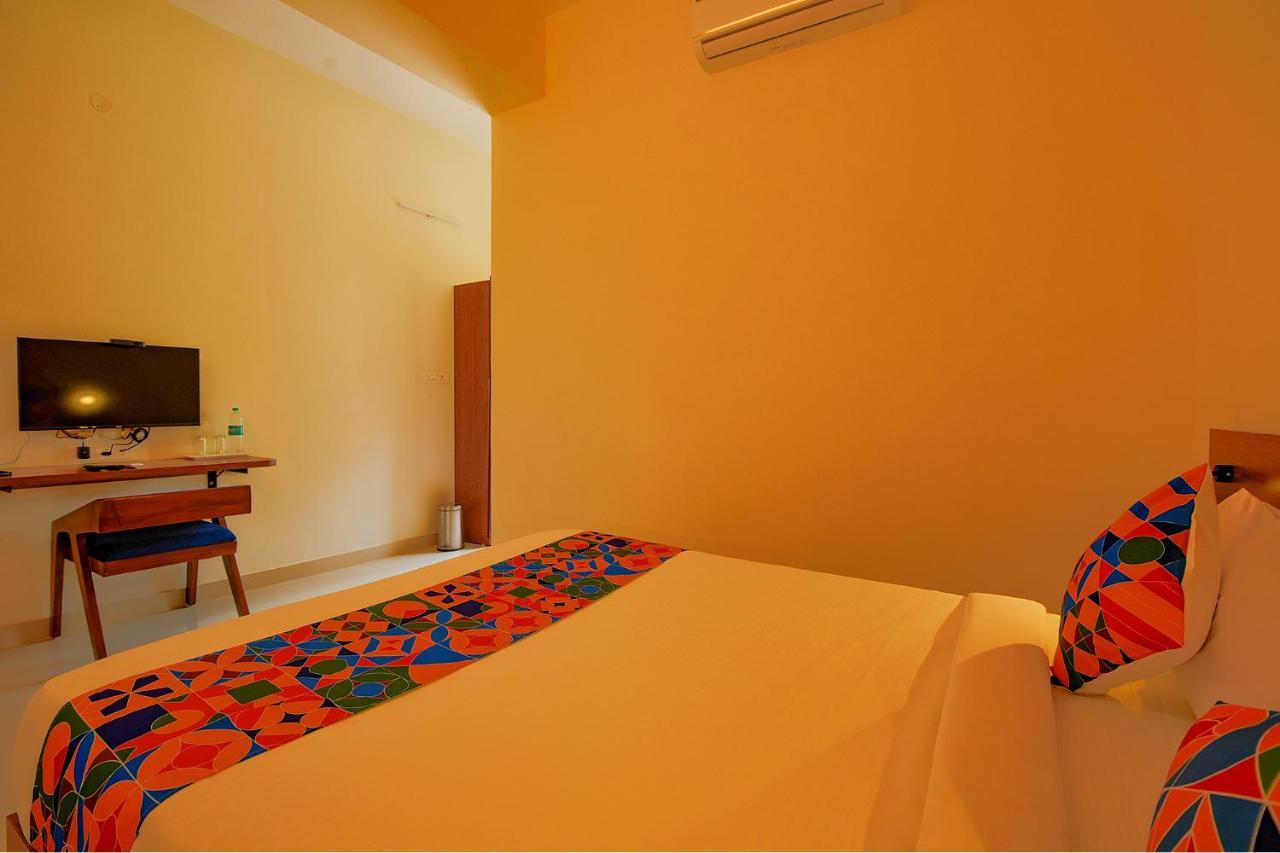 Fabhotel Gr Lake View - Btm Layout Бангалор Экстерьер фото