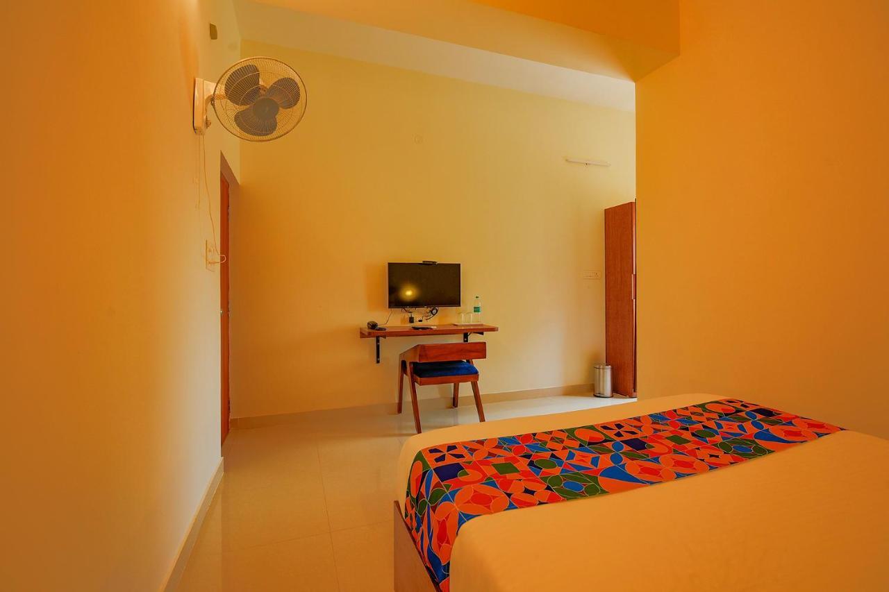 Fabhotel Gr Lake View - Btm Layout Бангалор Экстерьер фото