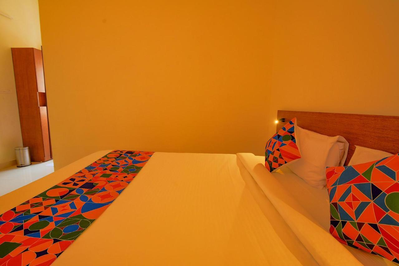 Fabhotel Gr Lake View - Btm Layout Бангалор Экстерьер фото